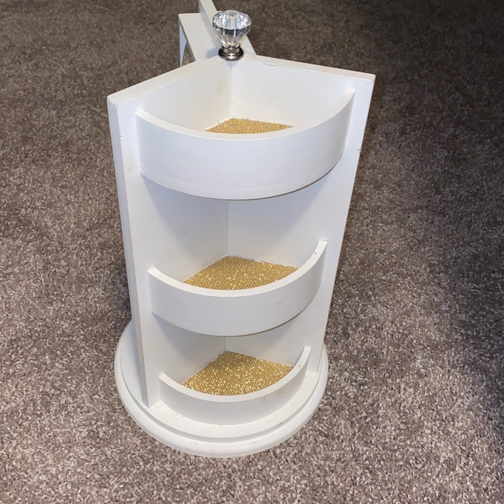 White jewelry / Makeup stand